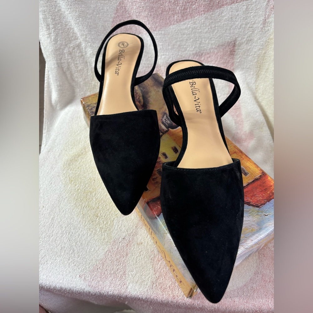 Bella Vita Women's Black Suede Leather Pointed Dress Heel. Women Sz 10